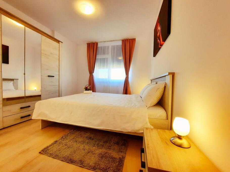Beautiful Panoramic Central Apartment - City Of Mara Timişoara Exteriör bild
